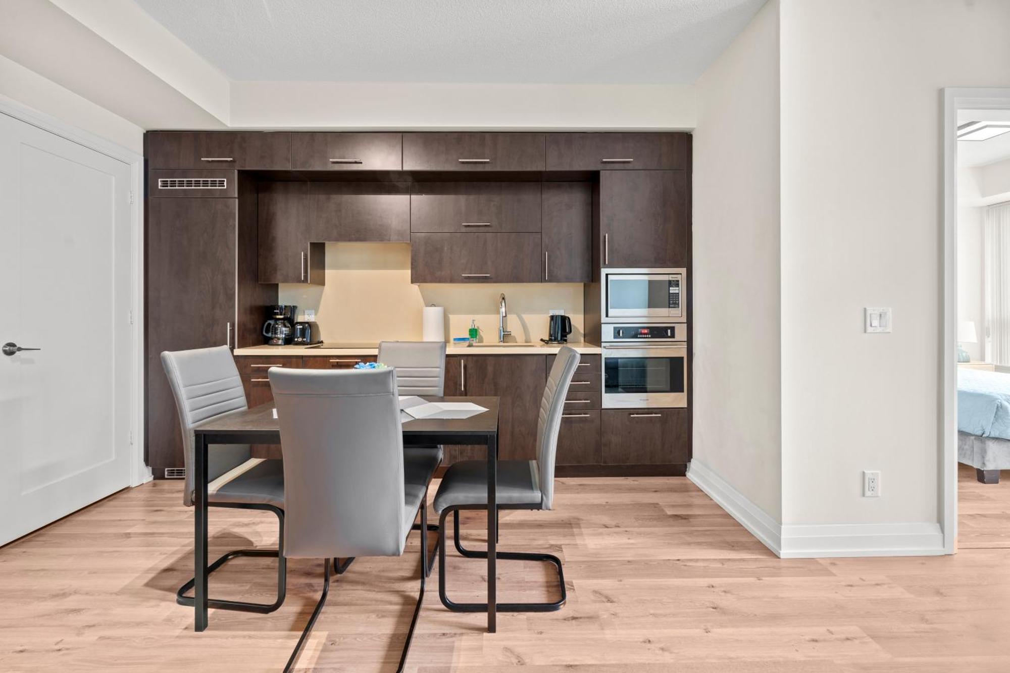 Globalstay Modern Apartments In North York Skyscraper 토론토 외부 사진